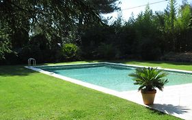 Bed And Breakfast Le Clos Des Canebiers À